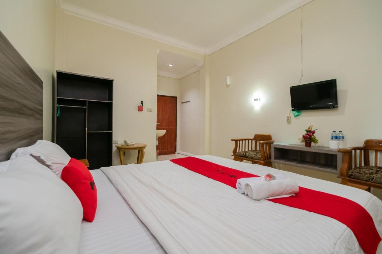 Reddoorz @ Pematangsiantar Hotell Exteriör bild