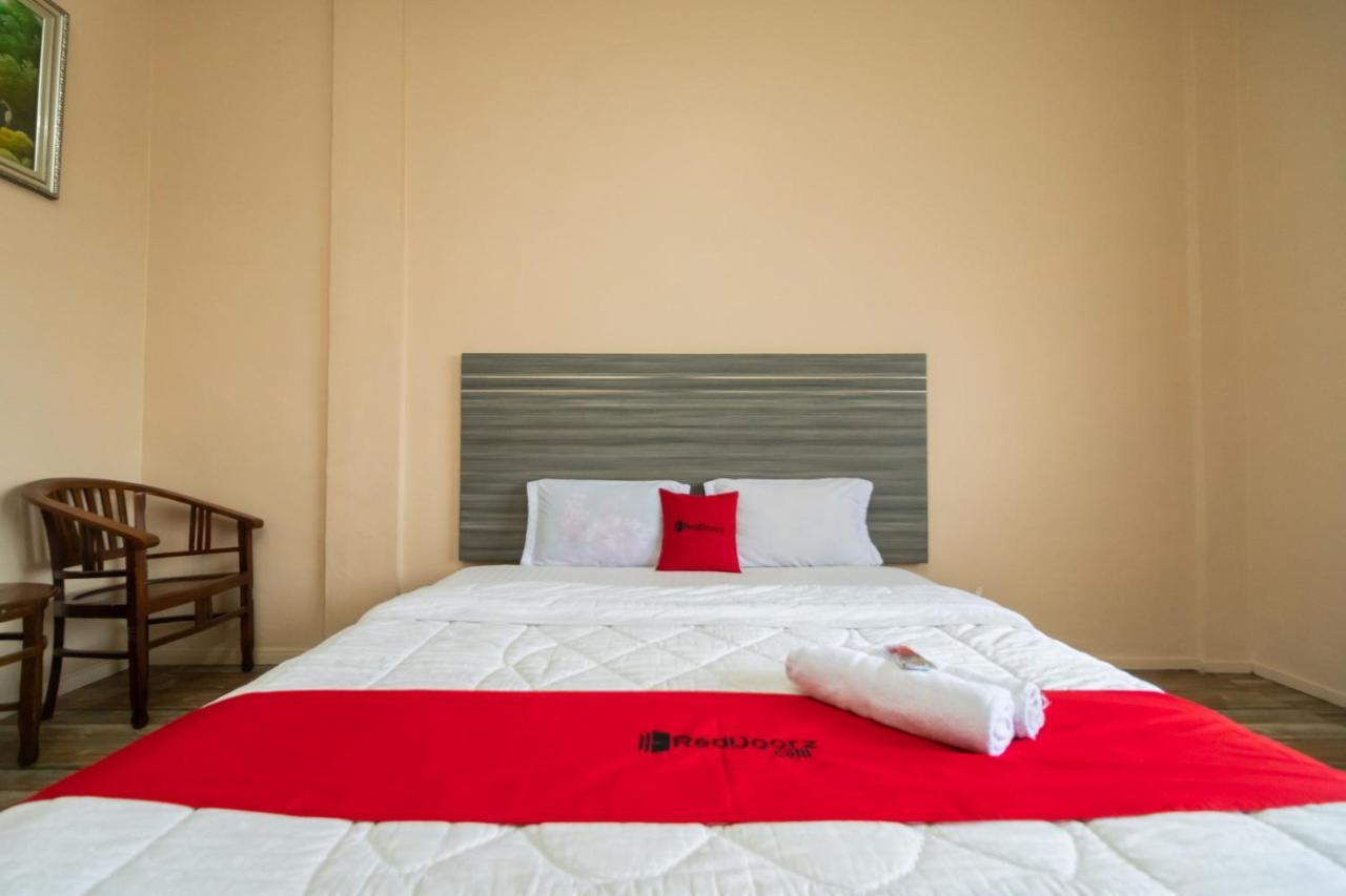 Reddoorz @ Pematangsiantar Hotell Exteriör bild